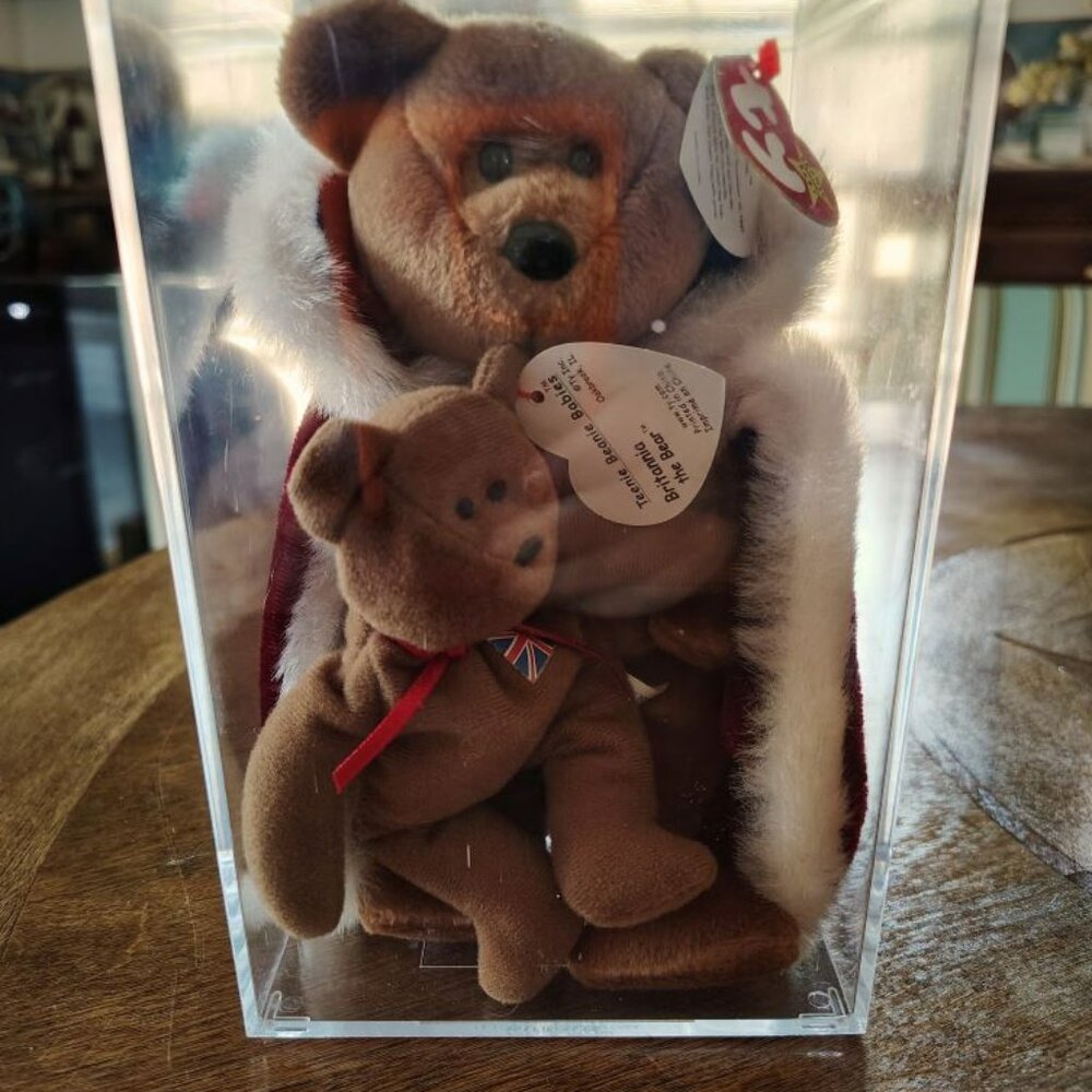 TY Beanie Baby - BRITANNIA the Bear (UK Exclusive)